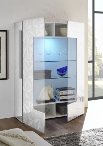 Prisma_Weiss_Vitrine_2trg_geoeffnet_209099_06_LQ.jpg