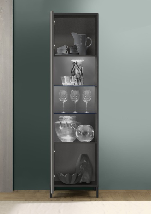 208986_10_Vitrine_1T_geoeffnet_Schwarz_Steel_LQ.jpg