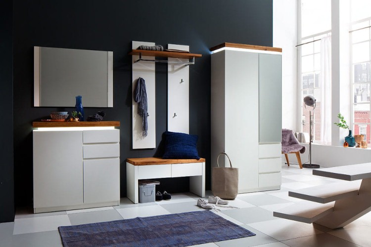 Romina_Garderobe_52720_seitlich_im_Milieu_3607_16_grob(1).jpg