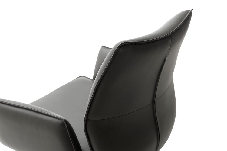 Assento_Detail_Schale_A_mit_AL_Leder_Rueckenlehne_hinten_DET_2997_24_grob(2).jpg