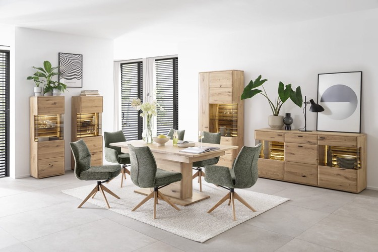 Girona_2x_T20_mit_Beleuchtung_T12_mit_Beleuchtung_T02_mit_Beleuchtung_T60_mit_Assento_4x_Schale_A_ohne_AL_Stoff_OL_2x_Schale_A_mit_AL_Stoff_OL_Gestell_Holz_MIL_2592_24_grob.jpg