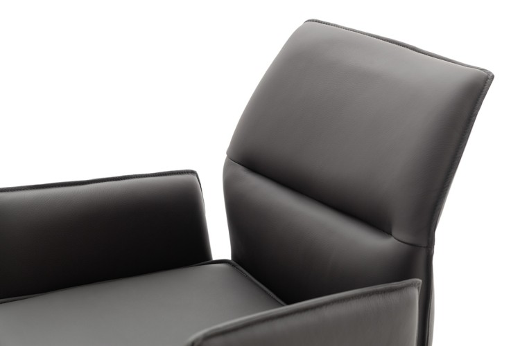 Assento_BAR_Detail_Schale_A_mit_AL_Leder_Rueckenlehne_vorne_DET_3501_24_grob.jpg