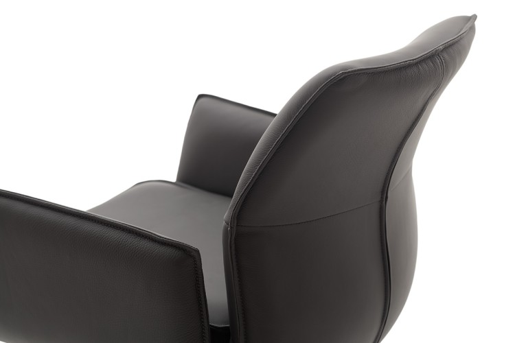Assento_BAR_Detail_Schale_A_mit_AL_Leder_Rueckenlehne_hinten_DET_3500_24_grob.jpg