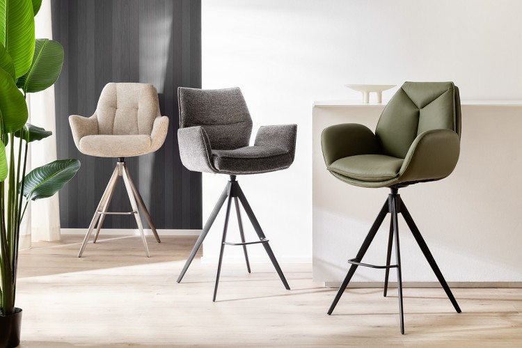 Assento_Bar_Schale_C_Stoff_CR_Gestell_Edelstahl_Schale_A_Stoff_CX_Gestell_schwarz_Schale_B_Leder_OL_Gestell_schwarz_im_Milieu_MIL_8785_24_grob(12).jpg