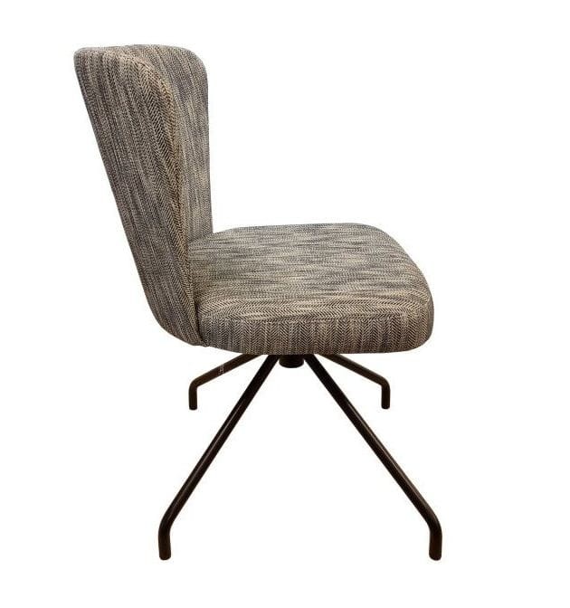 WiktorCM3-768x1024 (1).jpg