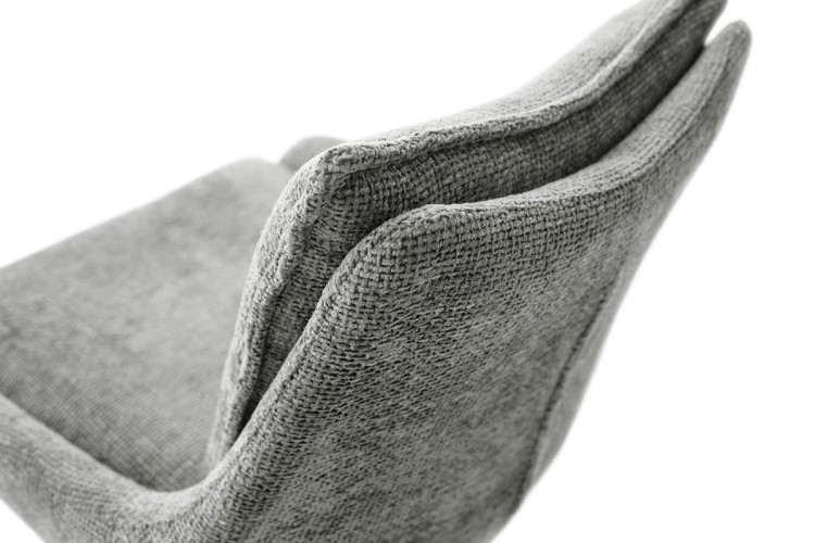 Parker_4_Fuss_Stuhl_Gestell_schwarz_Detail_Rueckenlehne_Kissen_DET_10303_23_grob.jpg