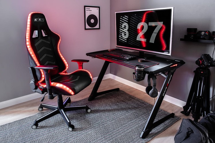 DX_Racer_1_Gaming_Desk_40188_SW_mit_MC_Racing_A22_Chair_62333_SW_MIL_270_21_grob.jpg