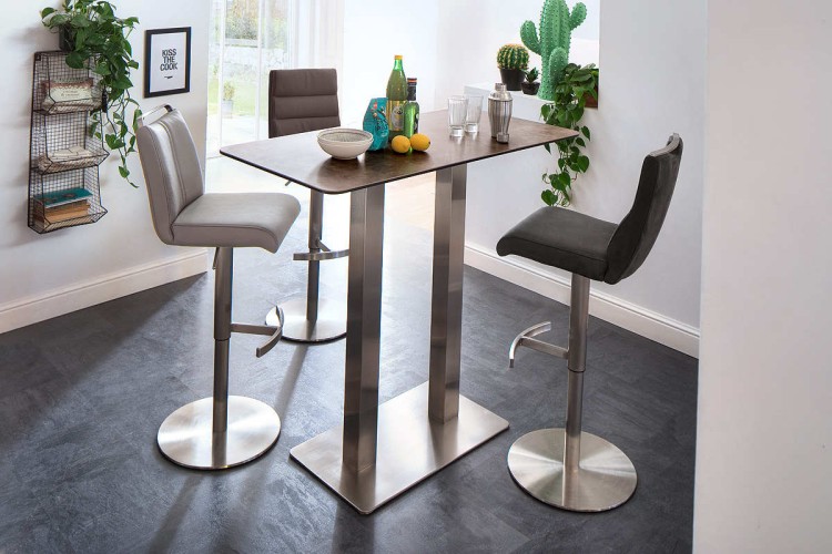 Zarina_3_Keramik_mokka_mit_Giulia_Bar_Leder_A_EG_B_BX_C_AN_9328_17_grob(1).jpg